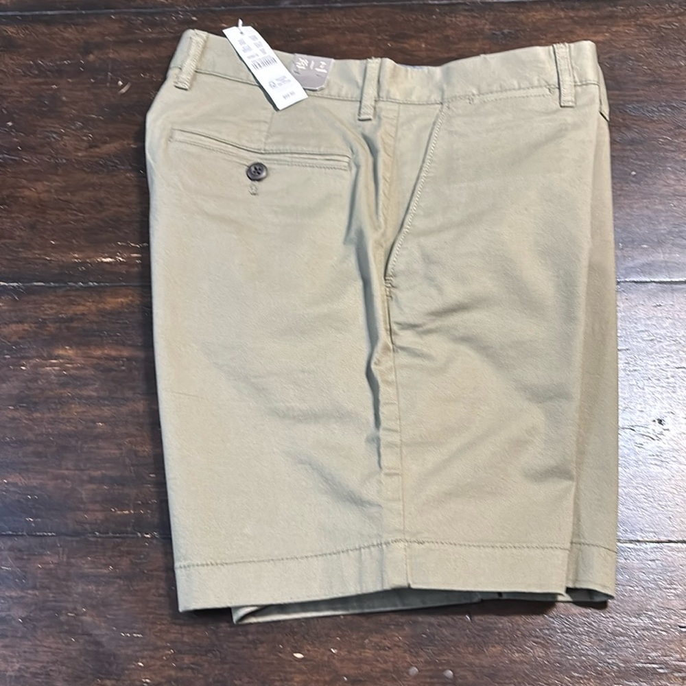 New with Tags! 💚 Men’s J. Crew 7” Stretch Chino Khaki-green Shorts - 28” Waist
